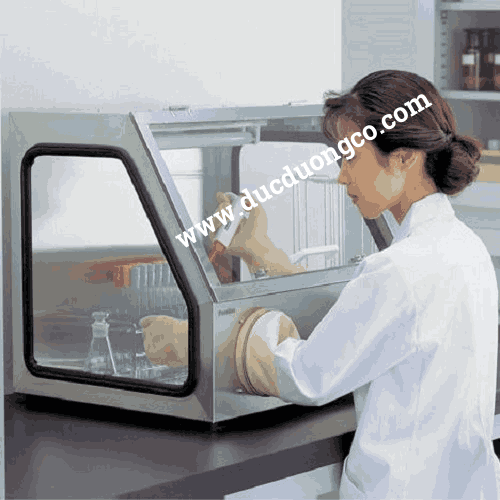 Tạo Vùng Làm Việc Sạch Khi Xử Lý Chất Chuẩn Phòng QC