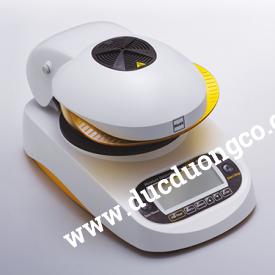 Cân sấy ẩm bằng hồng ngoại Kett FD 660 dùng trong khu vực lấy mẫu nguyên liệu cho nhà máy sản xuất GMP 
