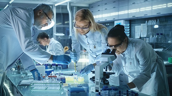 Different access rights need to be assigned to each person when controlling the microclimate chamber in the lab