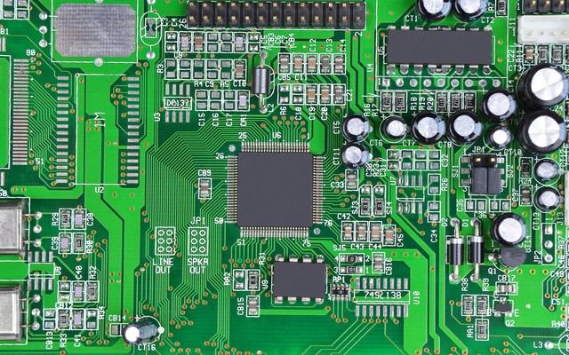 How to clean circuit boards without leaving dust using cleanroom wipes.