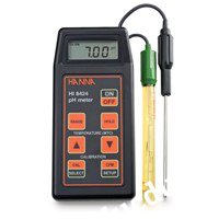 Waterproof pH/mV/°C meter with automatic calibration HANNA