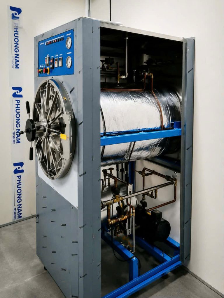 Large-capacity vacuum sterilization and drying system for a GMP-standard pharmaceutical factory.