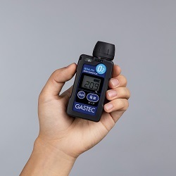 Safe Operation of Oxygen Concentration Meter Before Placing it in the Storage Tank